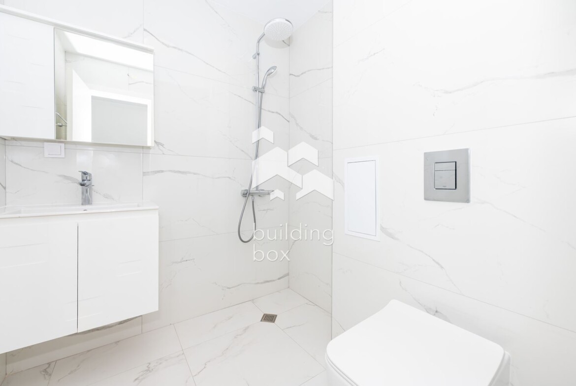 Двустаен апартамент в Азалия Парк. - 0