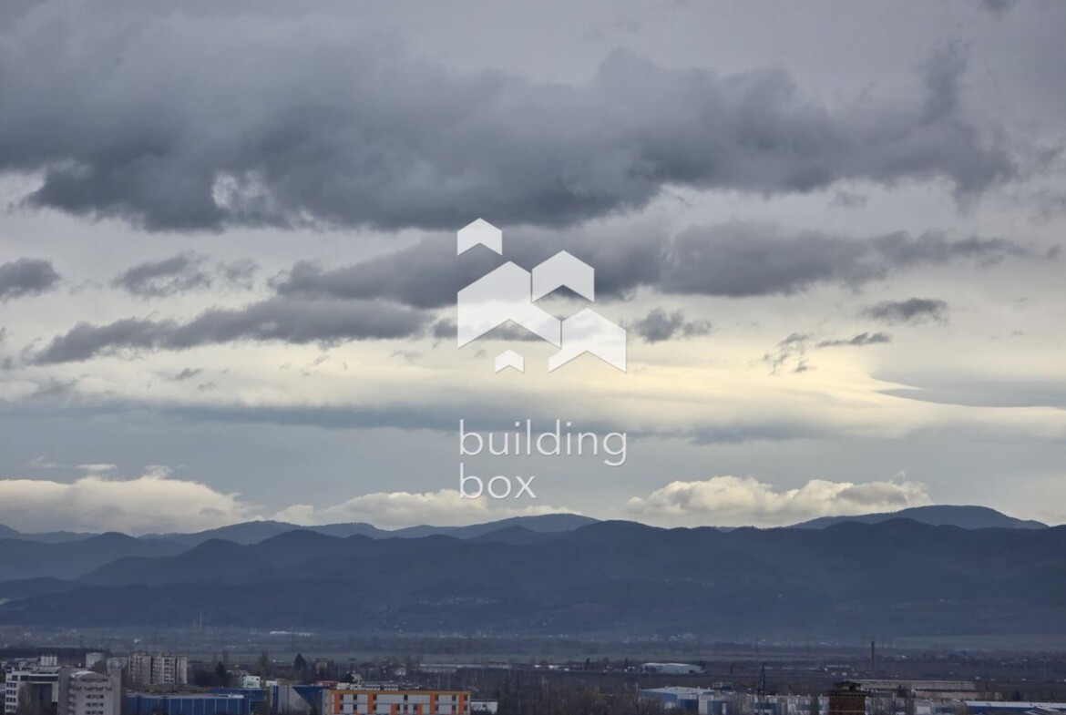 Апартамент с 200€ / м2 под средната цена в района! Панорамна гледка! - 0