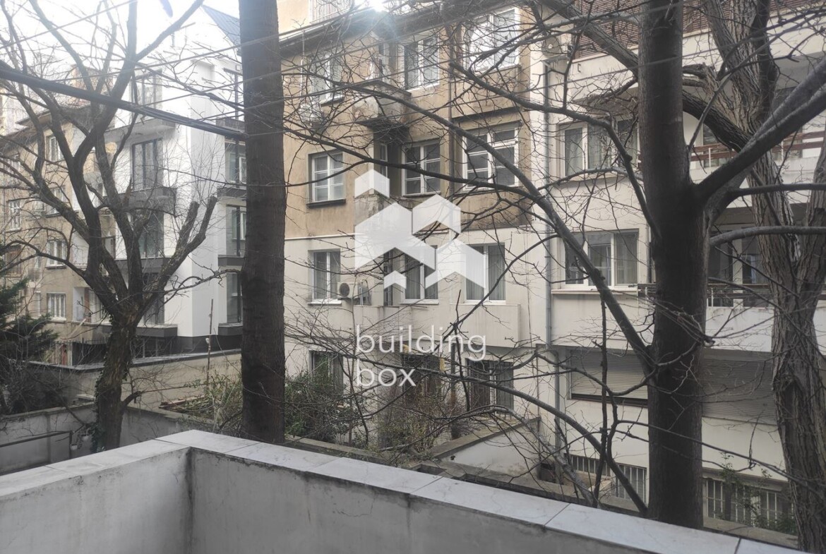 Двустаен апартамент до НДК - 0