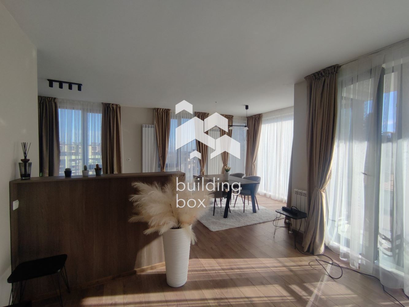 Изключително просторен и модерен тристаен апартамент в кв. Драгалевци - 0