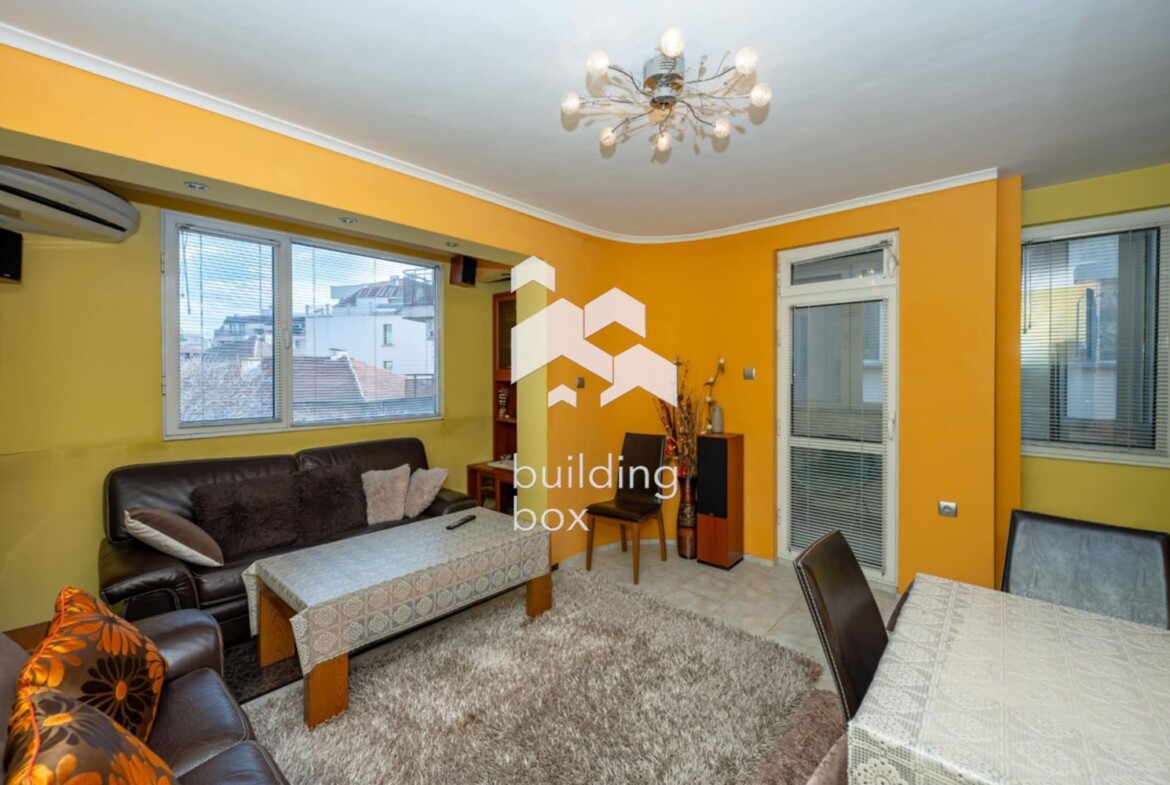 Обзаведен тристаен на 5 минути пешеходно разстояние от казино "Риц" - 0