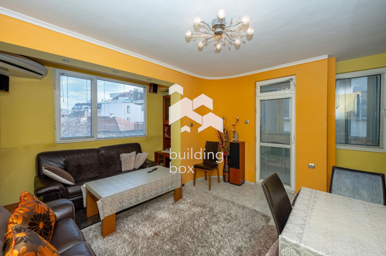 Обзаведен тристаен на 5 минути пешеходно разстояние от казино "Риц" - 0