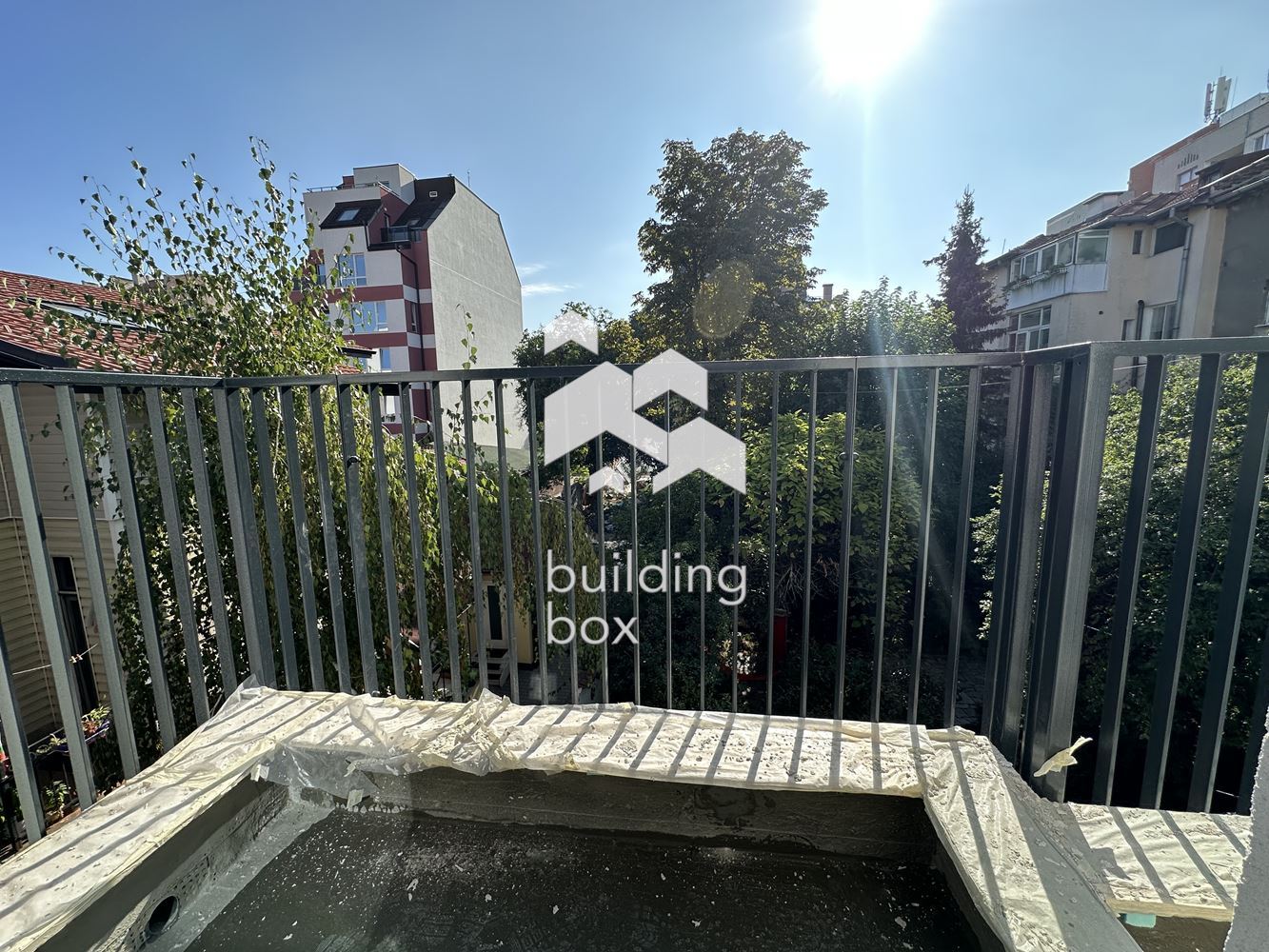 Тристаен апартамент до ключ - Център - 0