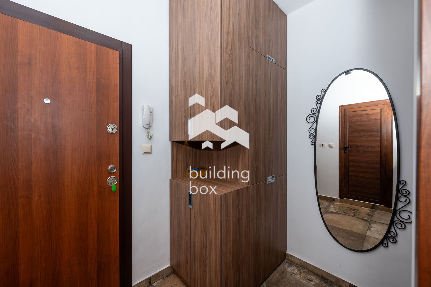 Двустаен обзаведен апартамент - кв. "Христо Смирненски" - 0