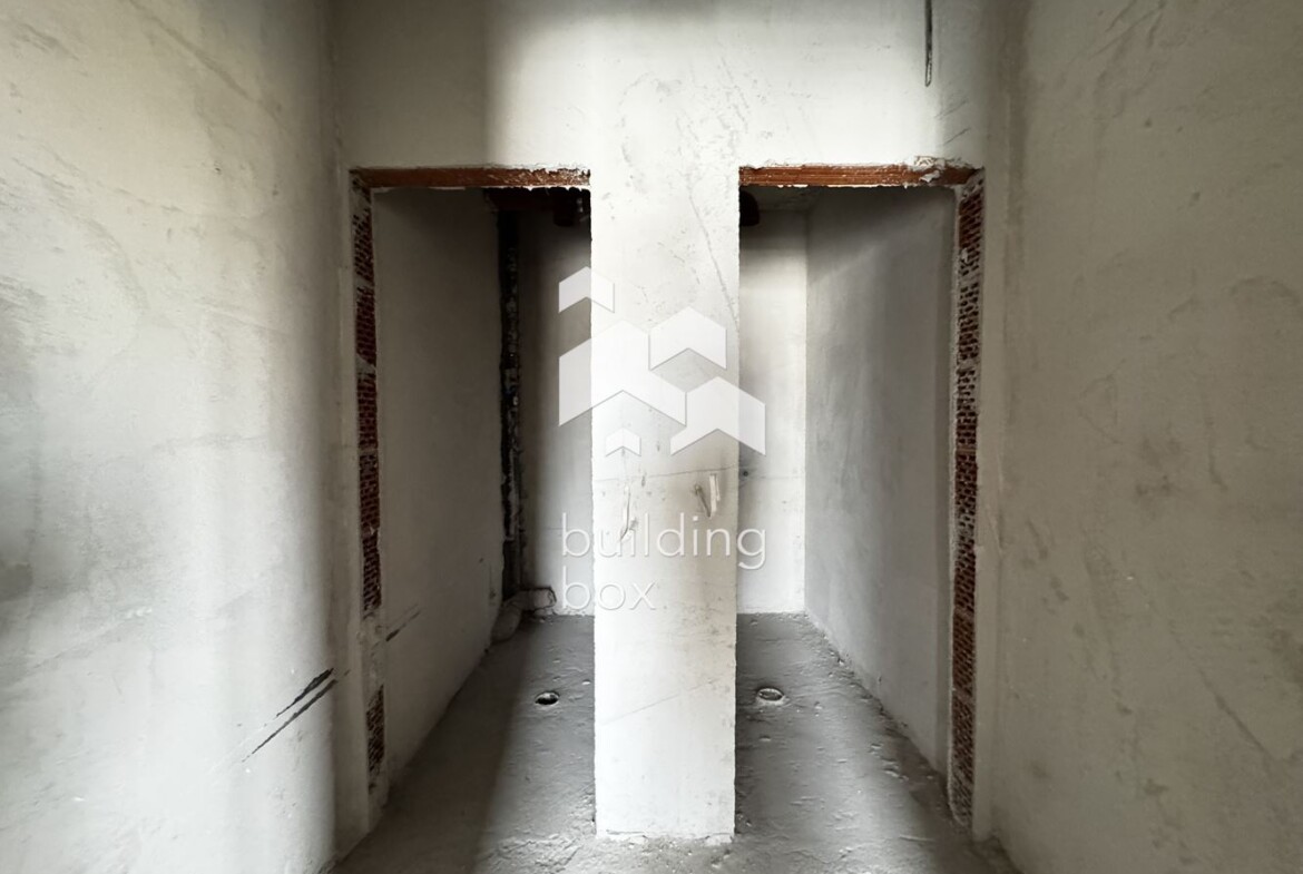 Тристаен апартамент в кв. Дружба 1 - 0