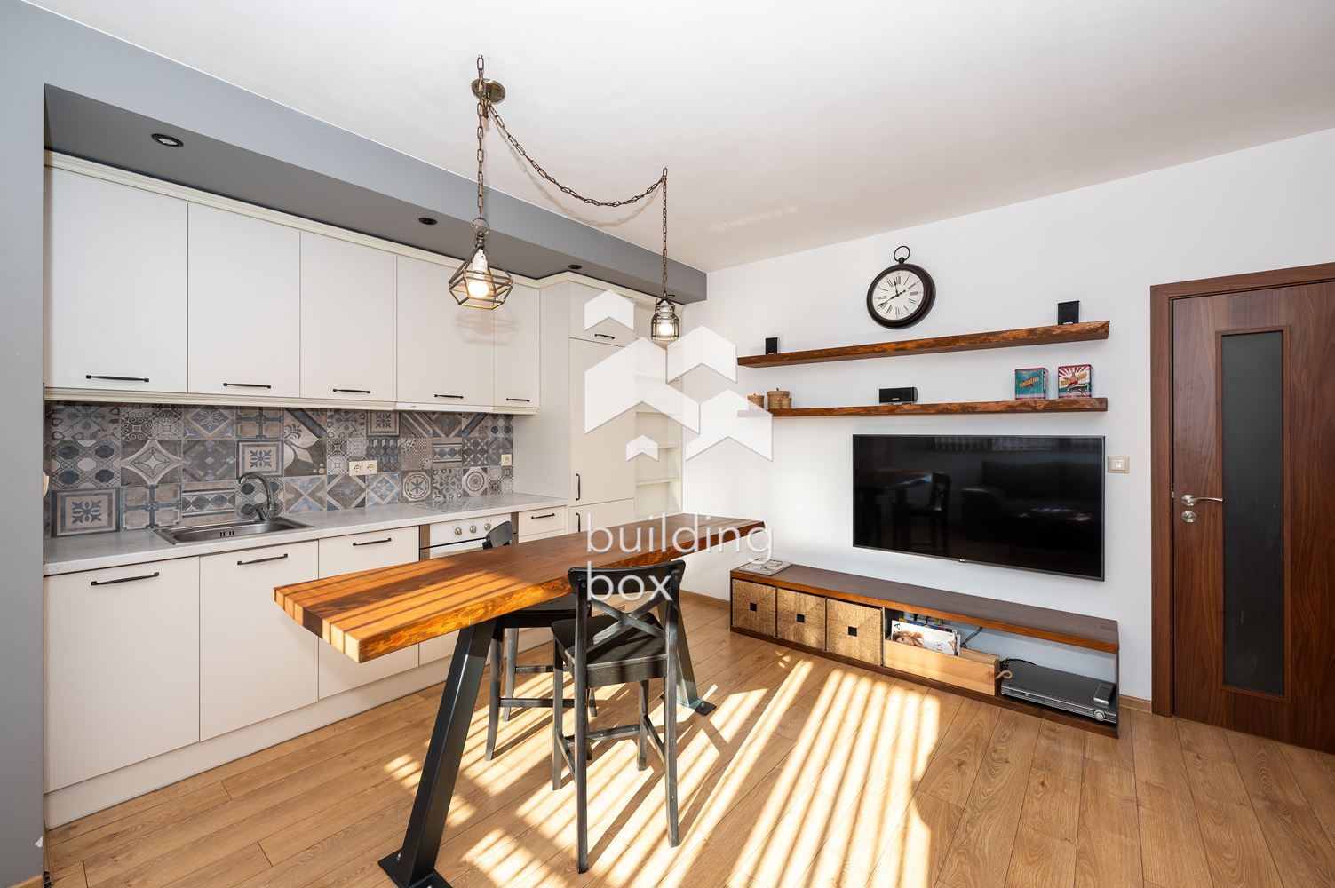 Двустаен обзаведен апартамент - кв. "Христо Смирненски" - 0