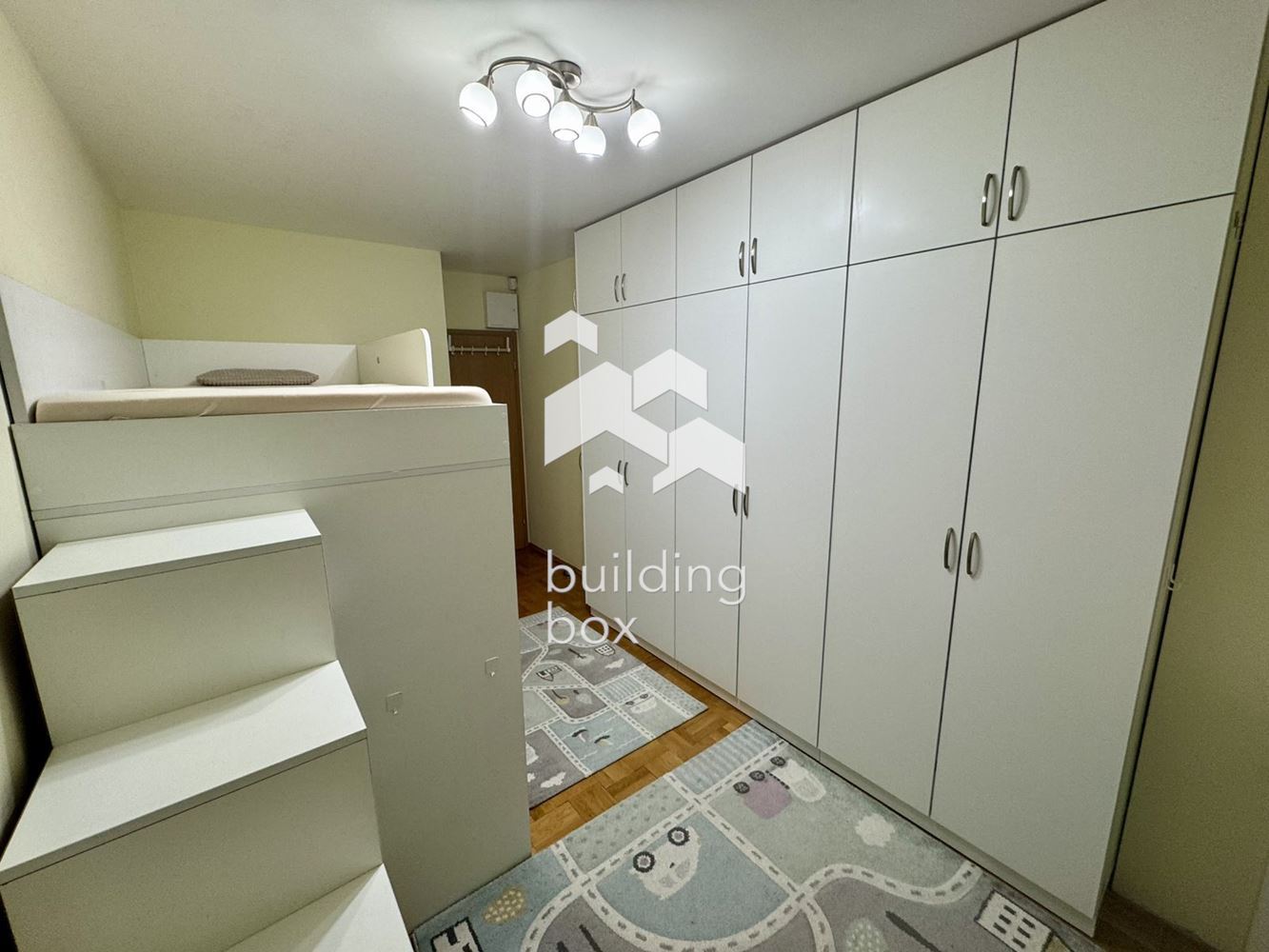 Двустаен апартамент в Банишора - 0