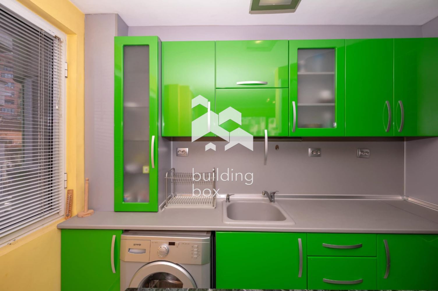 Обзаведен тристаен на 5 минути пешеходно разстояние от казино "Риц" - 0