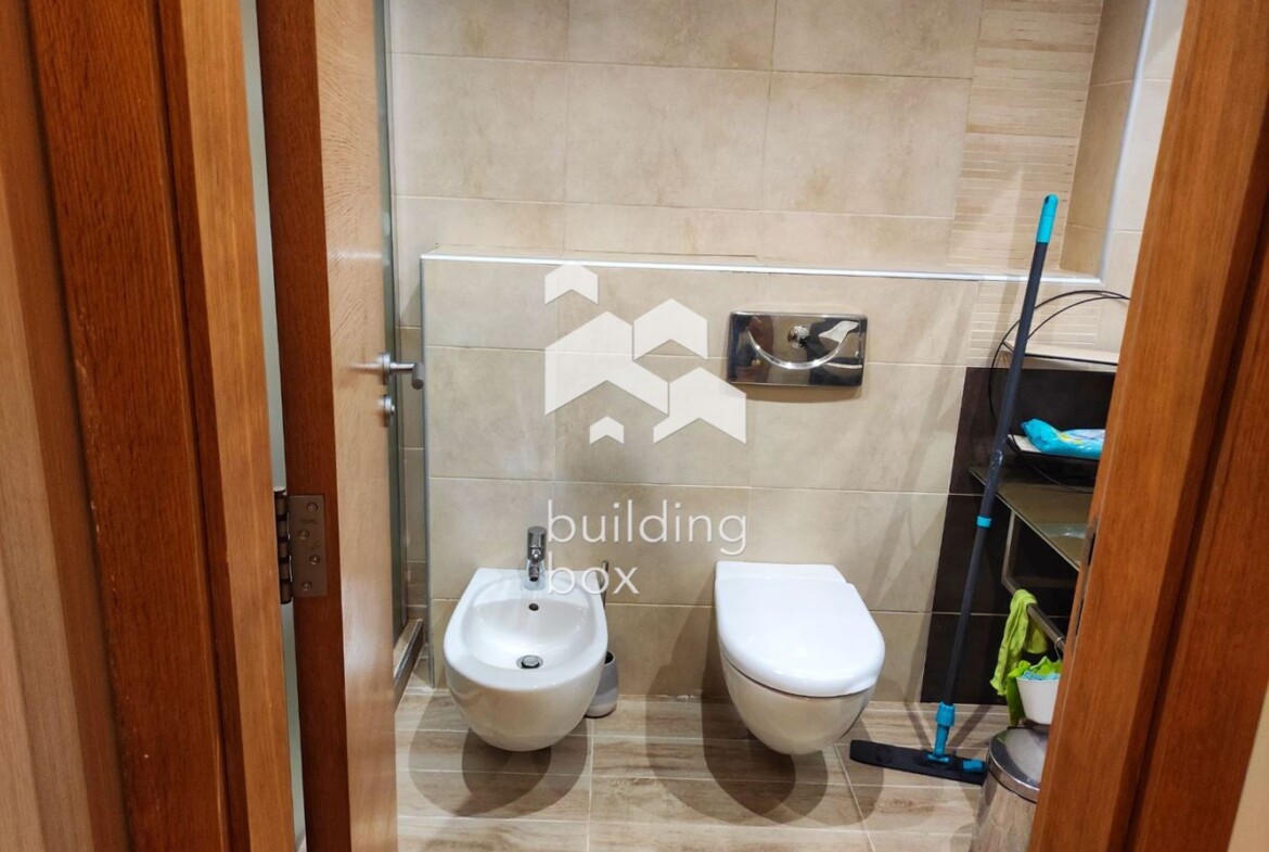 Просторен двустаен апартамент в комплекс "Силвър Сити" до Парадайс Център - 0