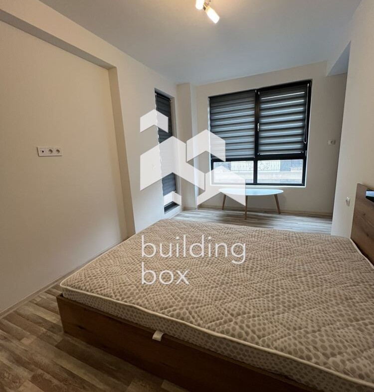 Дава под наем четиристаен апартамент до МУ Пловдив - 0