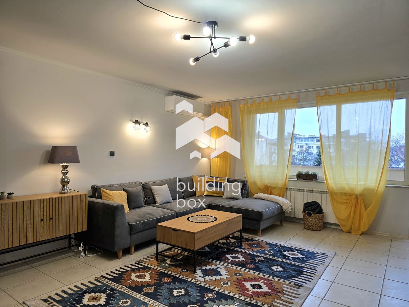 Слънчев тристаен апартамент в Лозенец