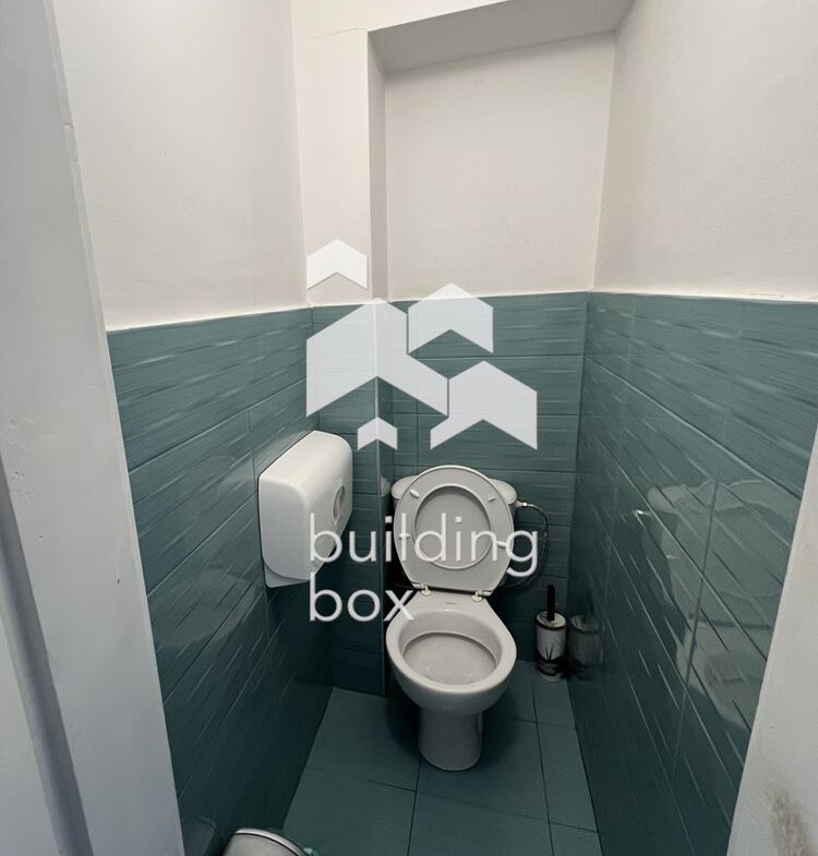 Тристаен апартамент до църквата „Св. Неделя“ - 0