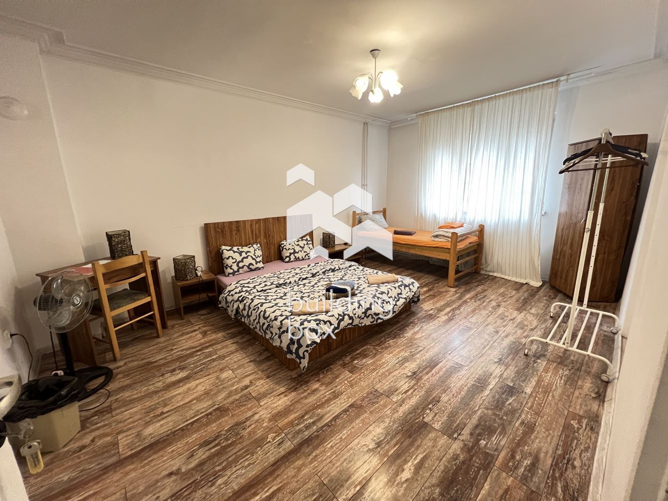 Тристаен апартамент до църквата „Св. Неделя“