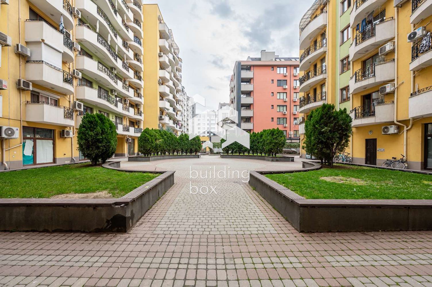 Тристаен обзаведен апартамент с акт 16 - 0