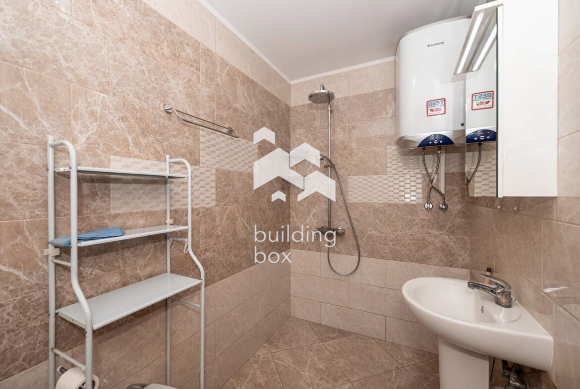 Тристаен обзаведен апартамент с акт 16 - 0