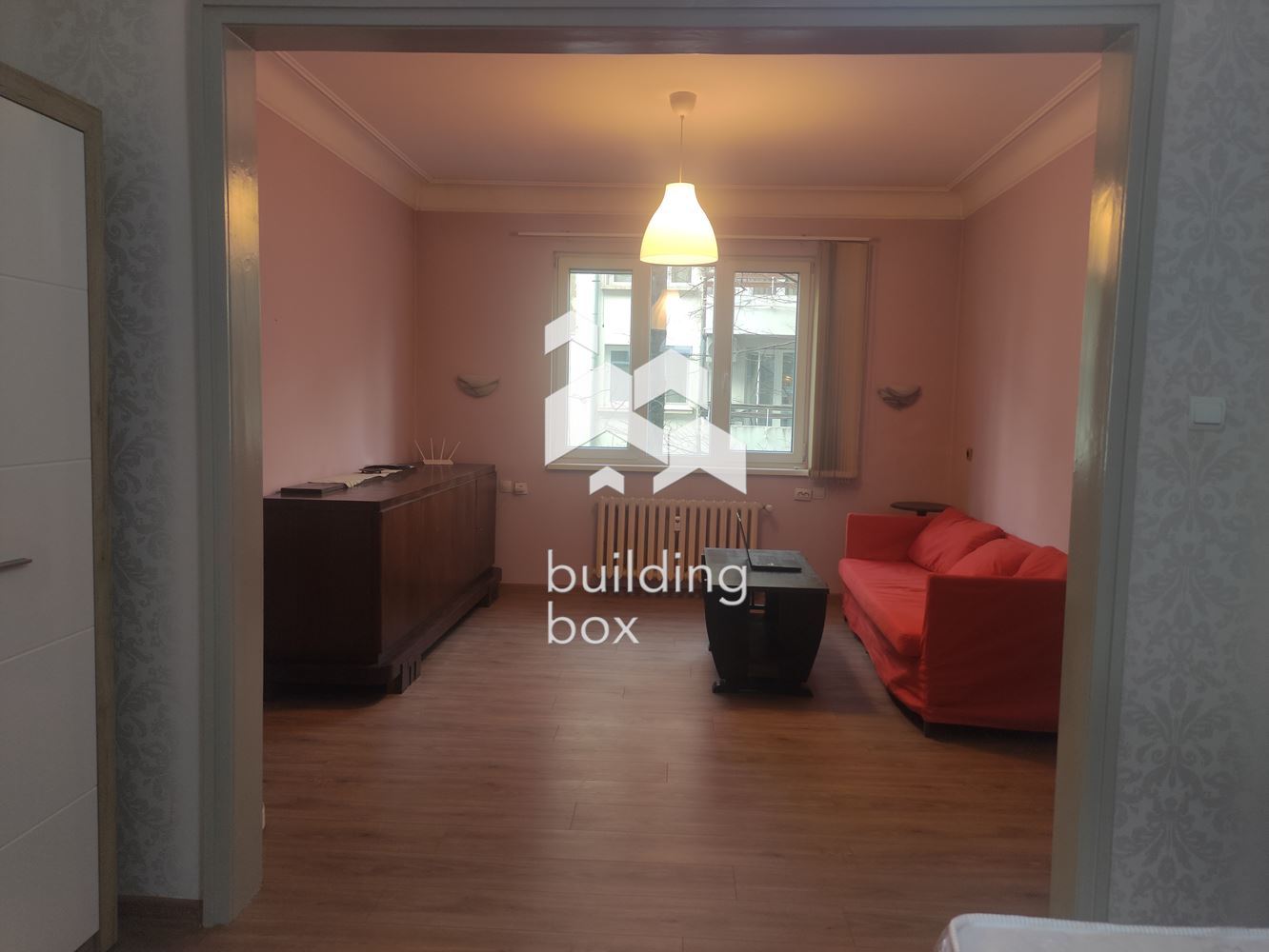 Двустаен апартамент до НДК