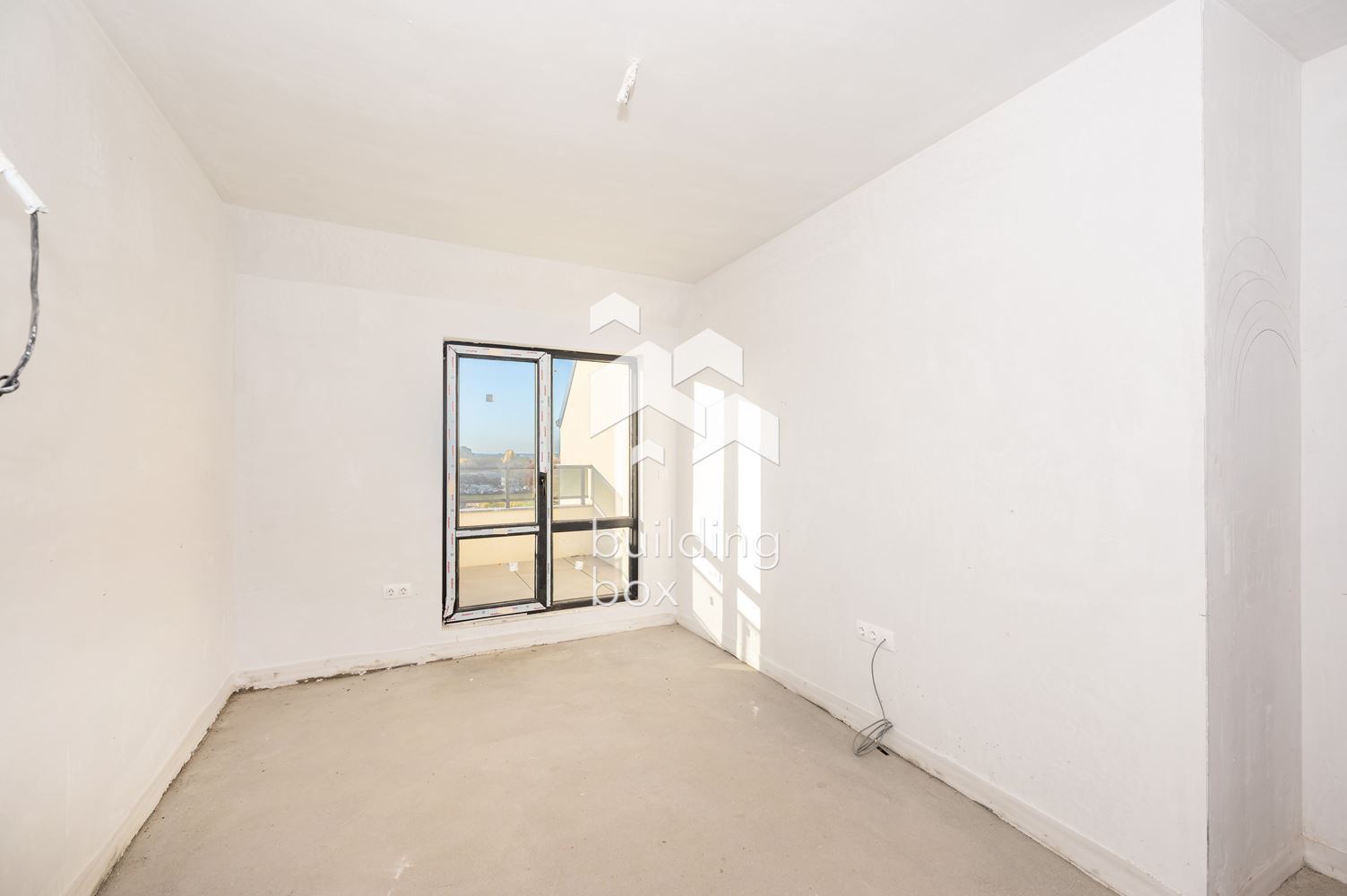 Четиристаен мансарден апартамент в кв. "Христо Смирненски" - 0