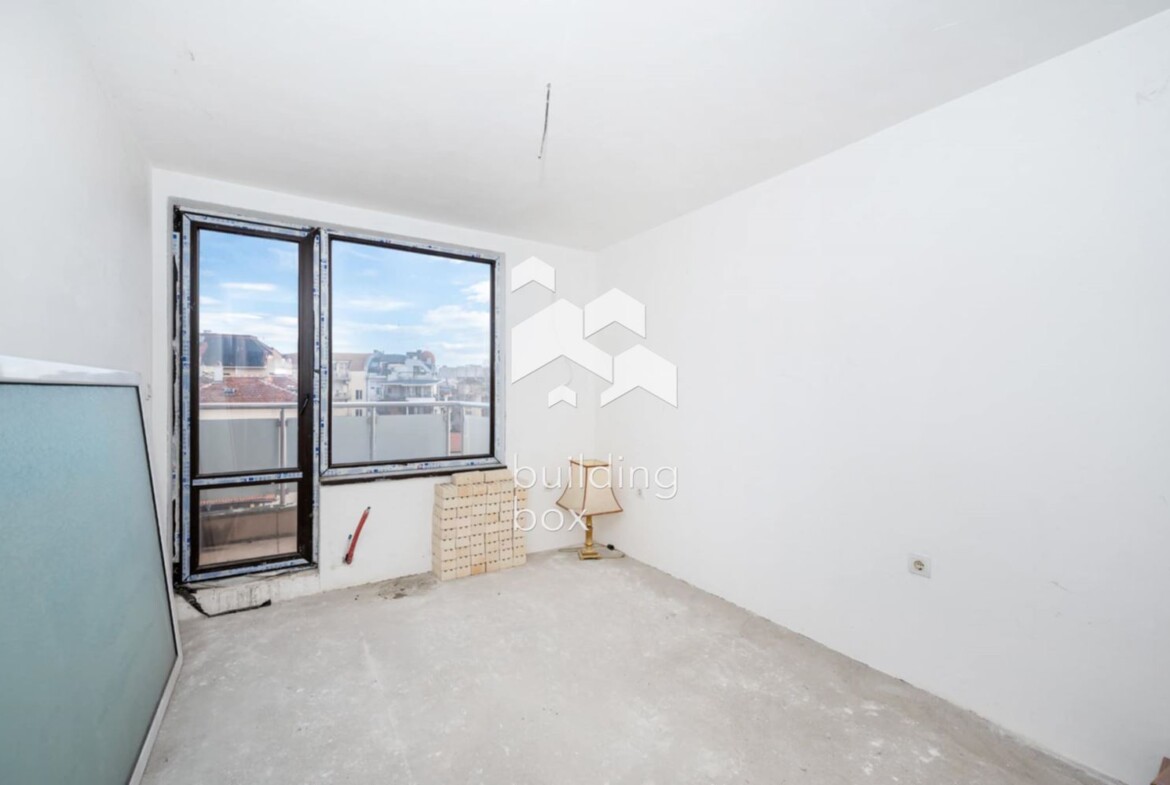 Четиристаен апартамент на идеален център - гр. Пловдив - 0