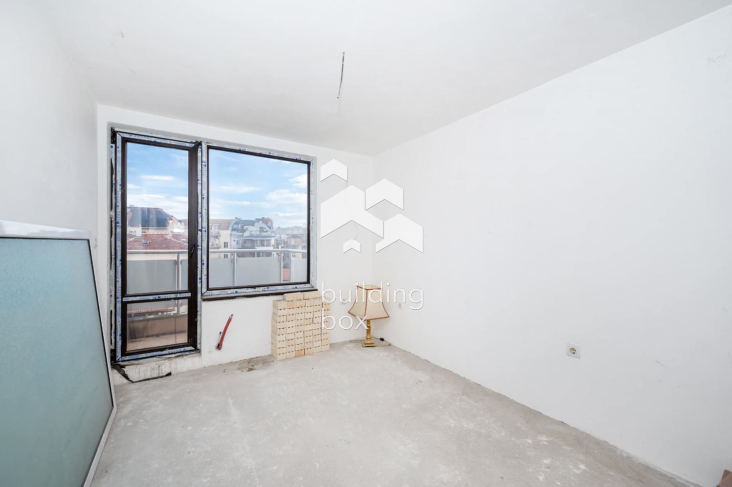 Четиристаен апартамент на идеален център - гр. Пловдив - 0