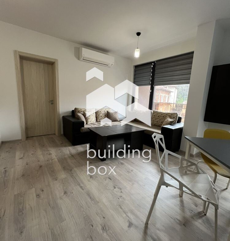 Дава под наем четиристаен апартамент до МУ Пловдив - 0