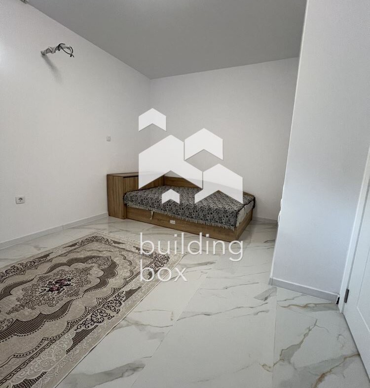 Двустаен апартамент под наем - 0