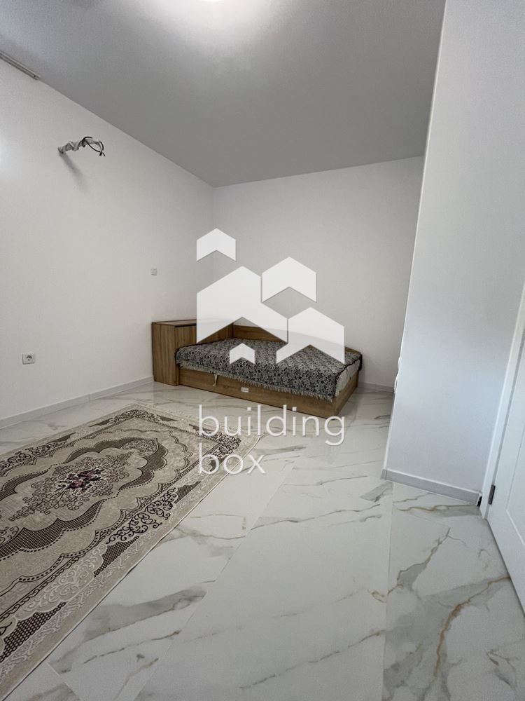 Двустаен апартамент под наем - 0