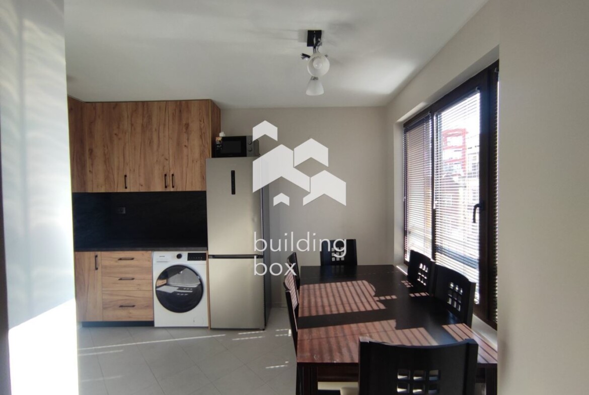 Четиристаен апартамент на изключително атрактивна локация - 0