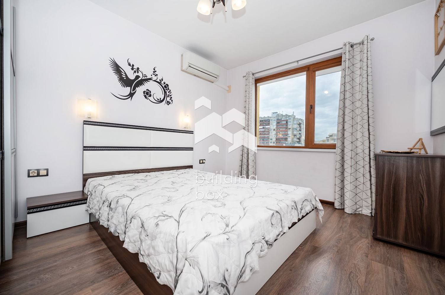 Тристаен обзаведен апартамент с акт 16 - 0