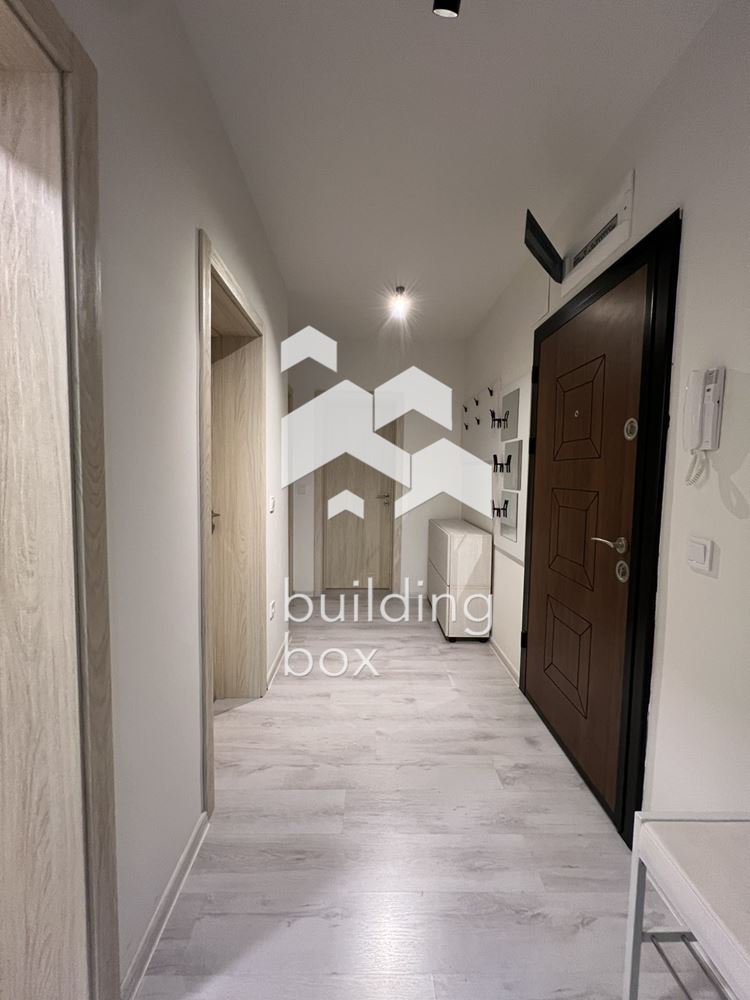 Дава под наем четиристаен апартамент до МУ Пловдив - 0