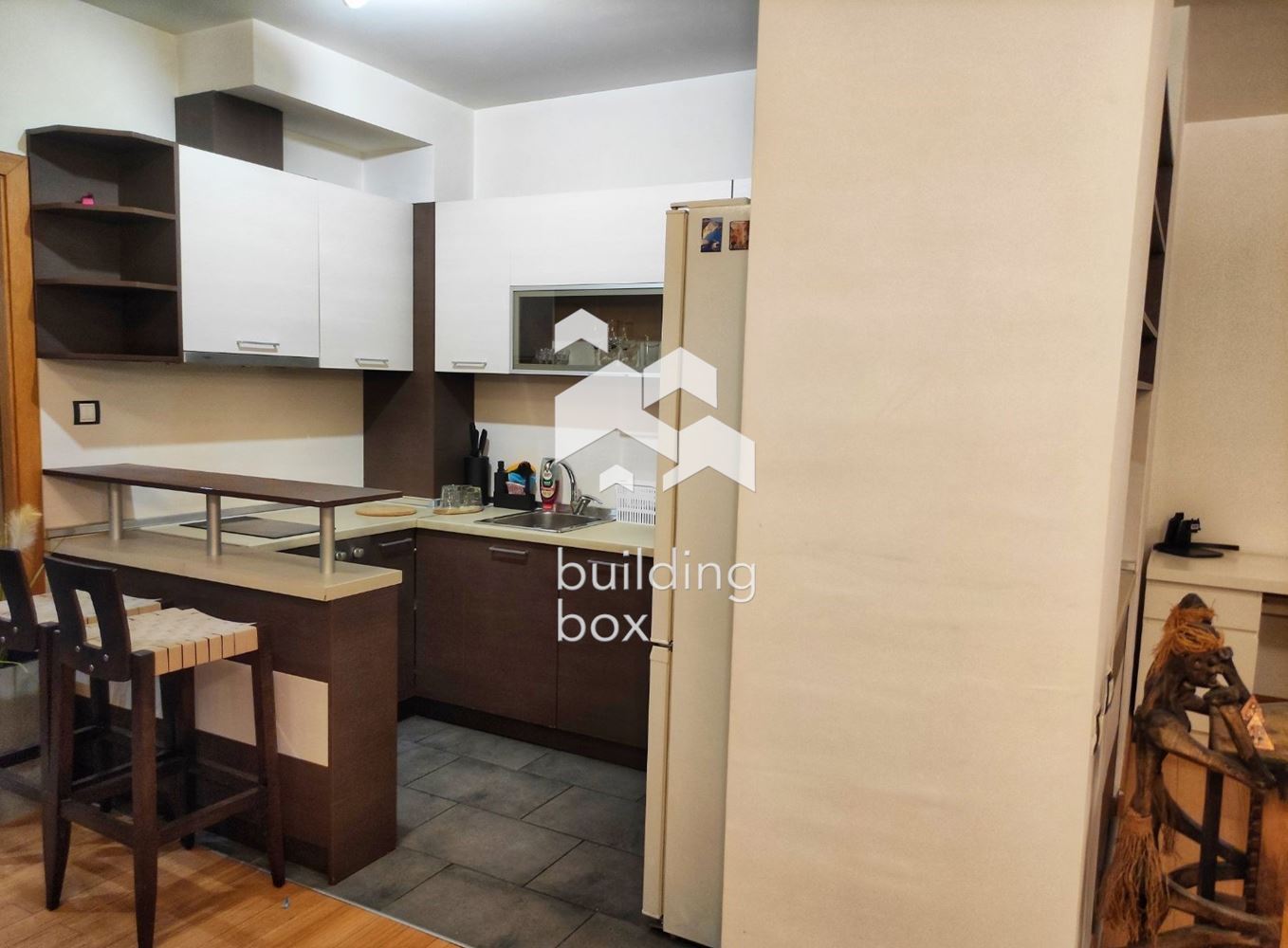 Просторен двустаен апартамент в комплекс "Силвър Сити" до Парадайс Център - 0