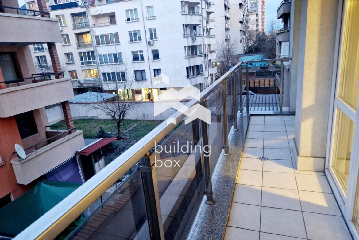 Двустаен апартамент в Гео Милев - 0