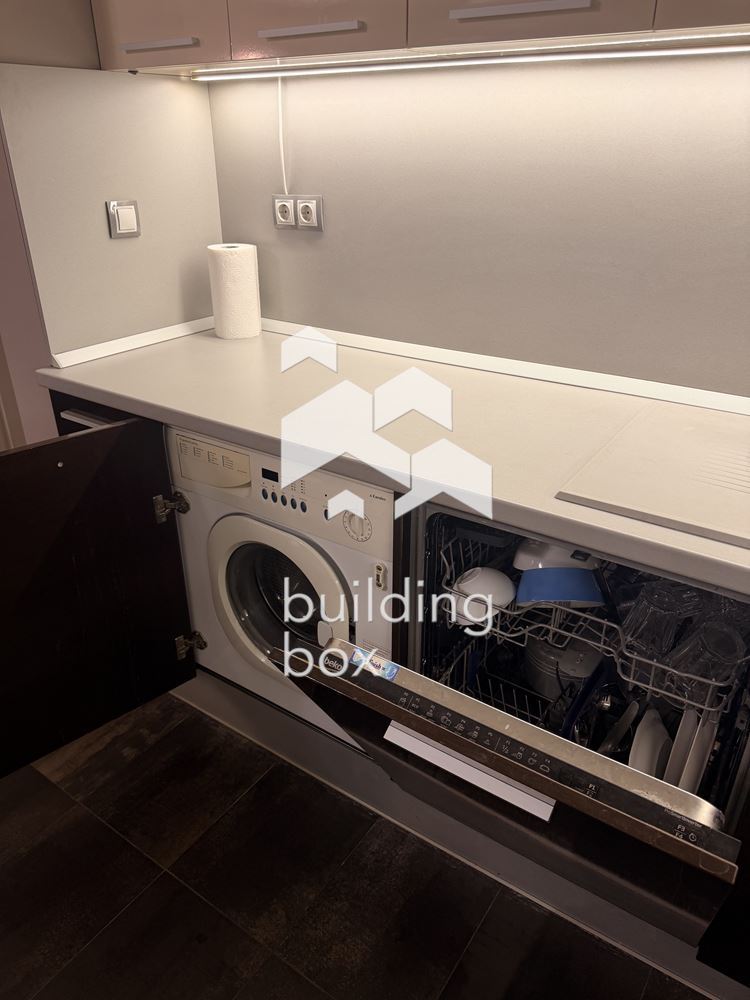 Апартамент с три спални под наем - 0