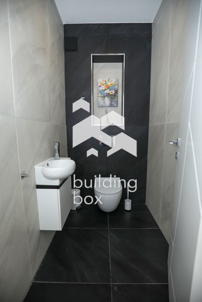 Тристаен апартамент - кв. Кръстова вада - 0