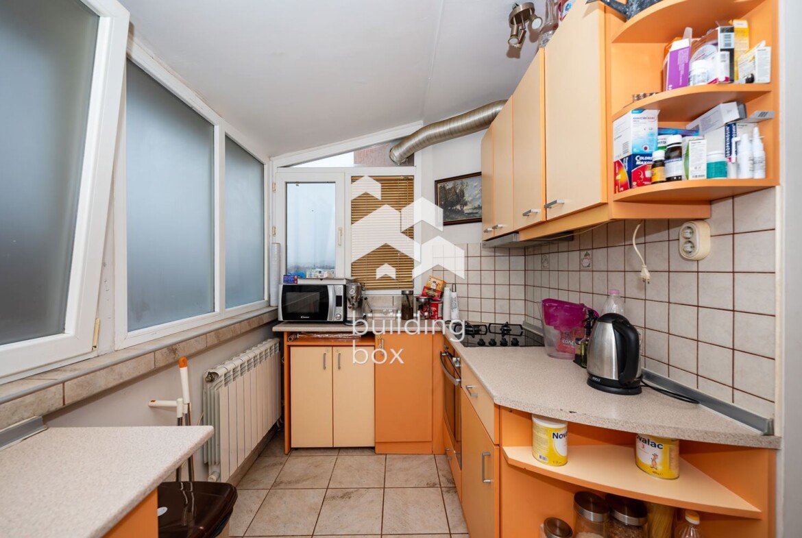 Тристаен апартамент с гараж - 0