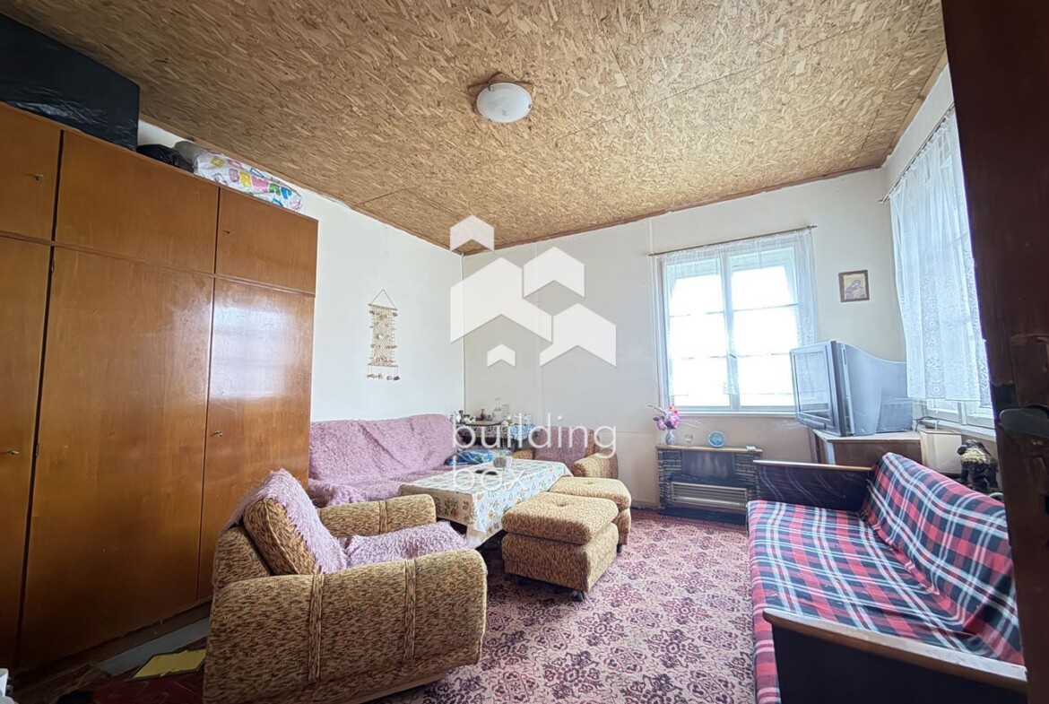 Къща - село Долни Раковец - 0