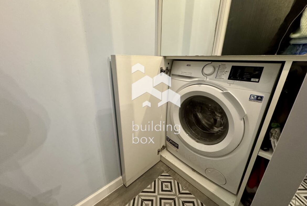 Уютен дизайнерски двустаен апартамент в кв. Яворов - 0