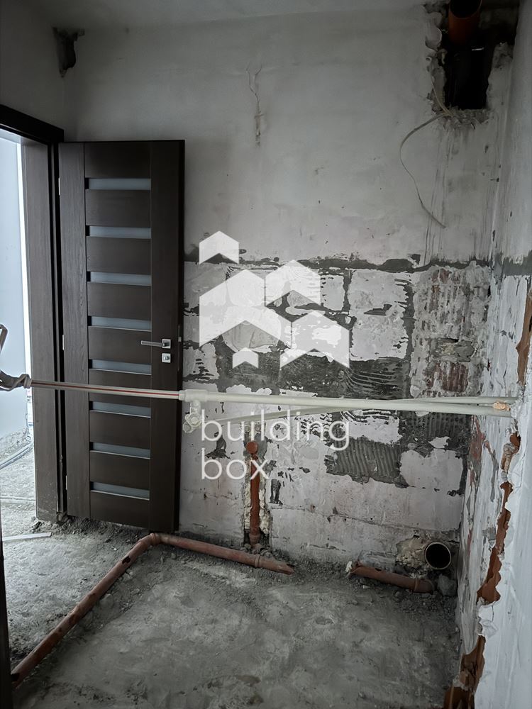 Тристаен апартамент с голяма тераса - 0