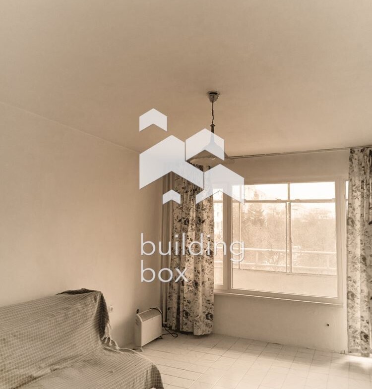 Продава тристаен апартамент в Люлин 4 - 0