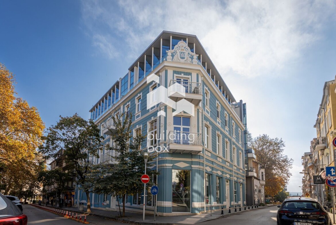 Бутиков тристаен апартамент в град Варна - 0