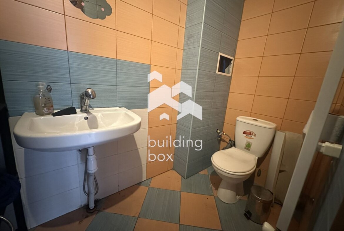 Партерен магазин в кв. Левски Г - 0