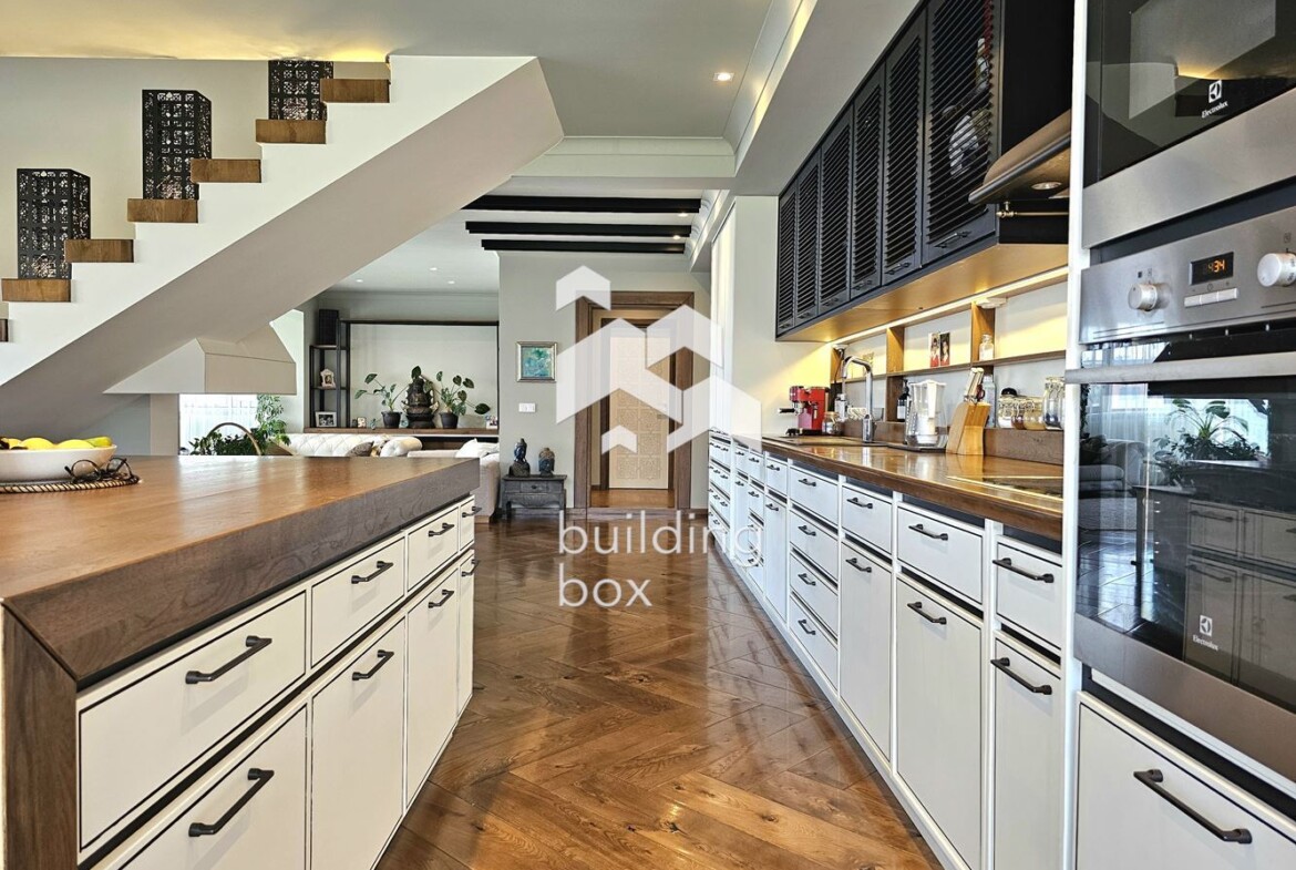 Четиристаен апартамент в престижния комплекс "Maxi" - 0