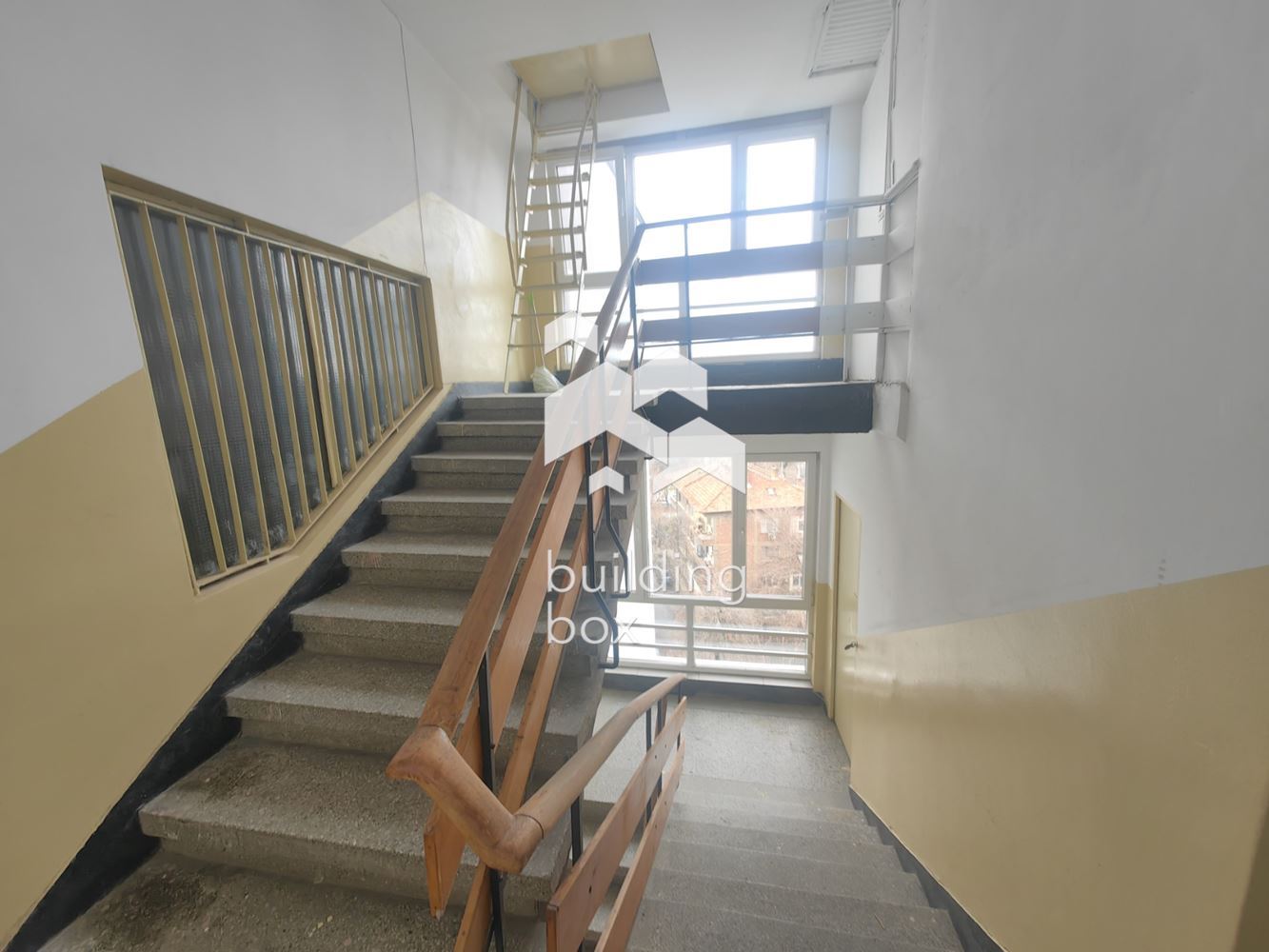 Тристаен саниран апартамент до Ефир 100 - 0