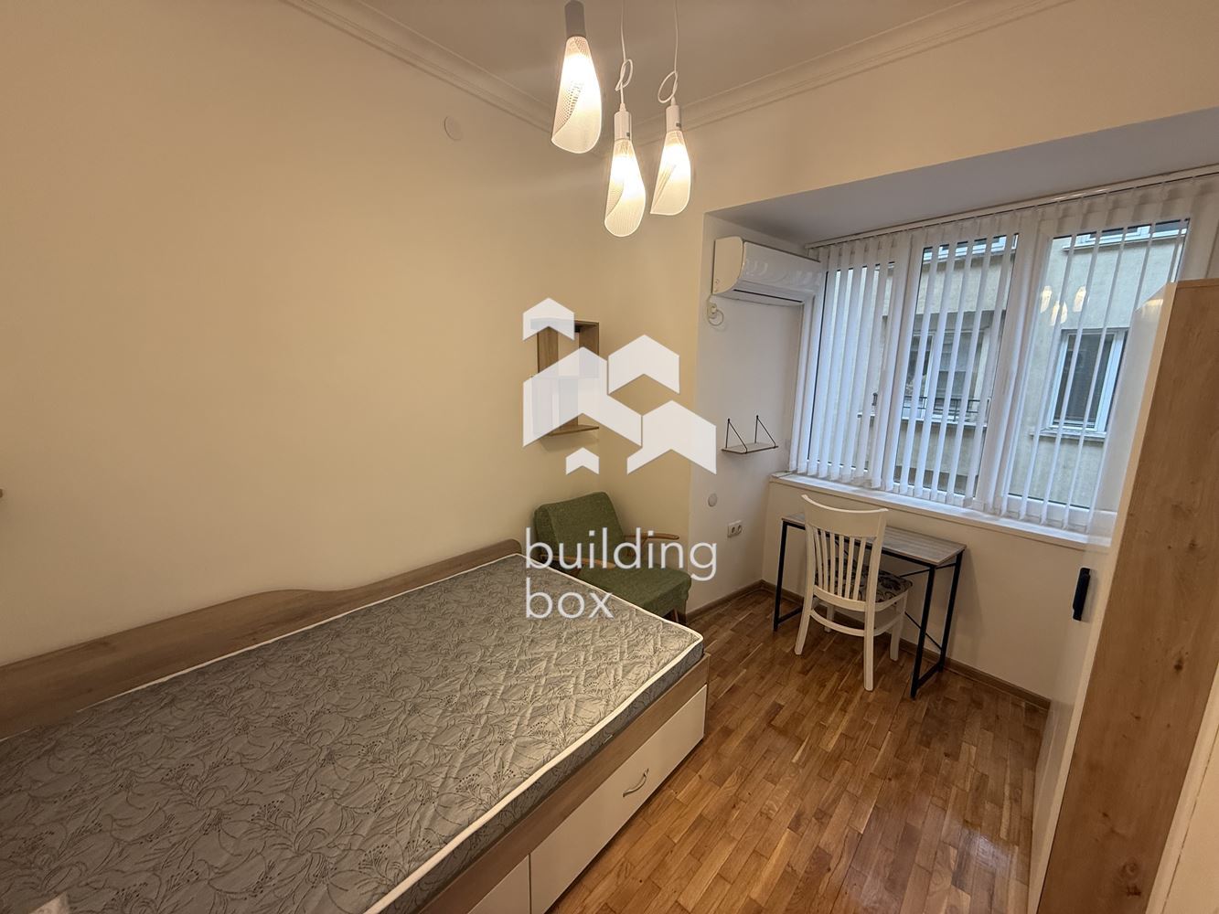 Тристаен апартамент в сърцето на центъра на София - 0