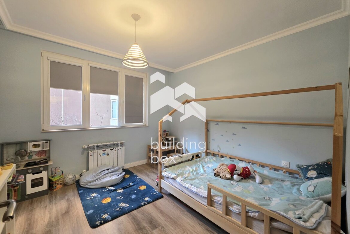 Тристаен обзаведен апартамент - кв. Стрелбище - 0