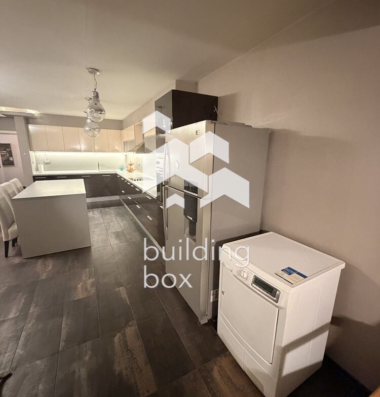 Апартамент с три спални под наем - 0