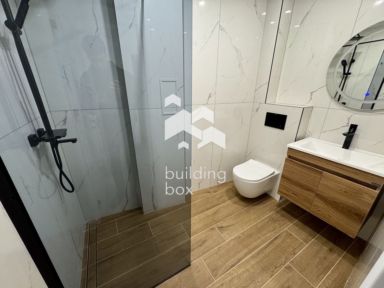 Чисто нов просторен двустаен апартамент - 0