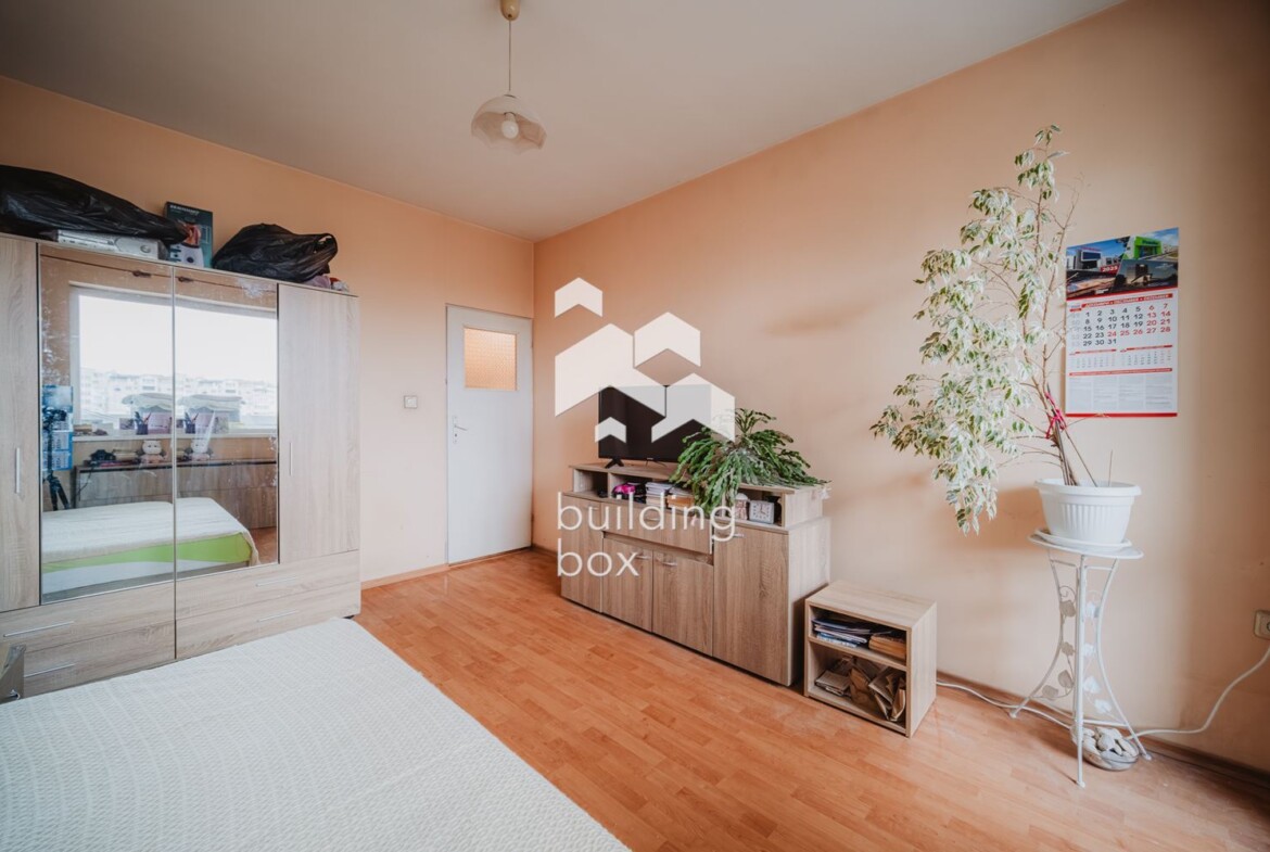 Тристаен аапартамент на 2 мин. от Катедрала Варна - 0