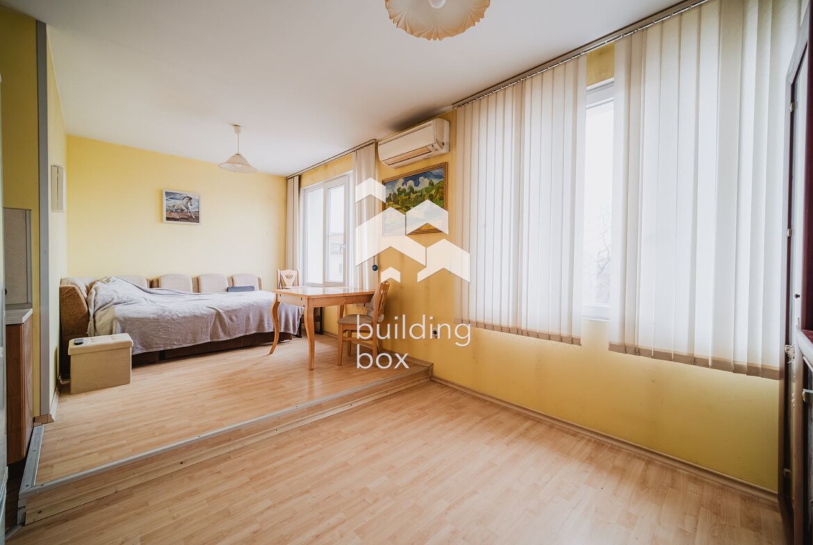 Тристаен аапартамент на 2 мин. от Катедрала Варна - 0