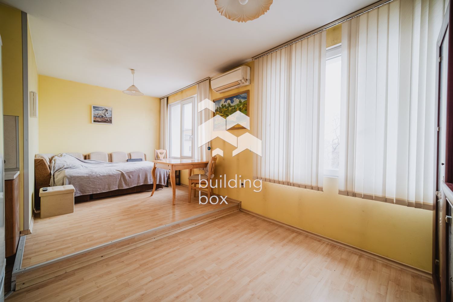 Тристаен аапартамент на 2 мин. от Катедрала Варна