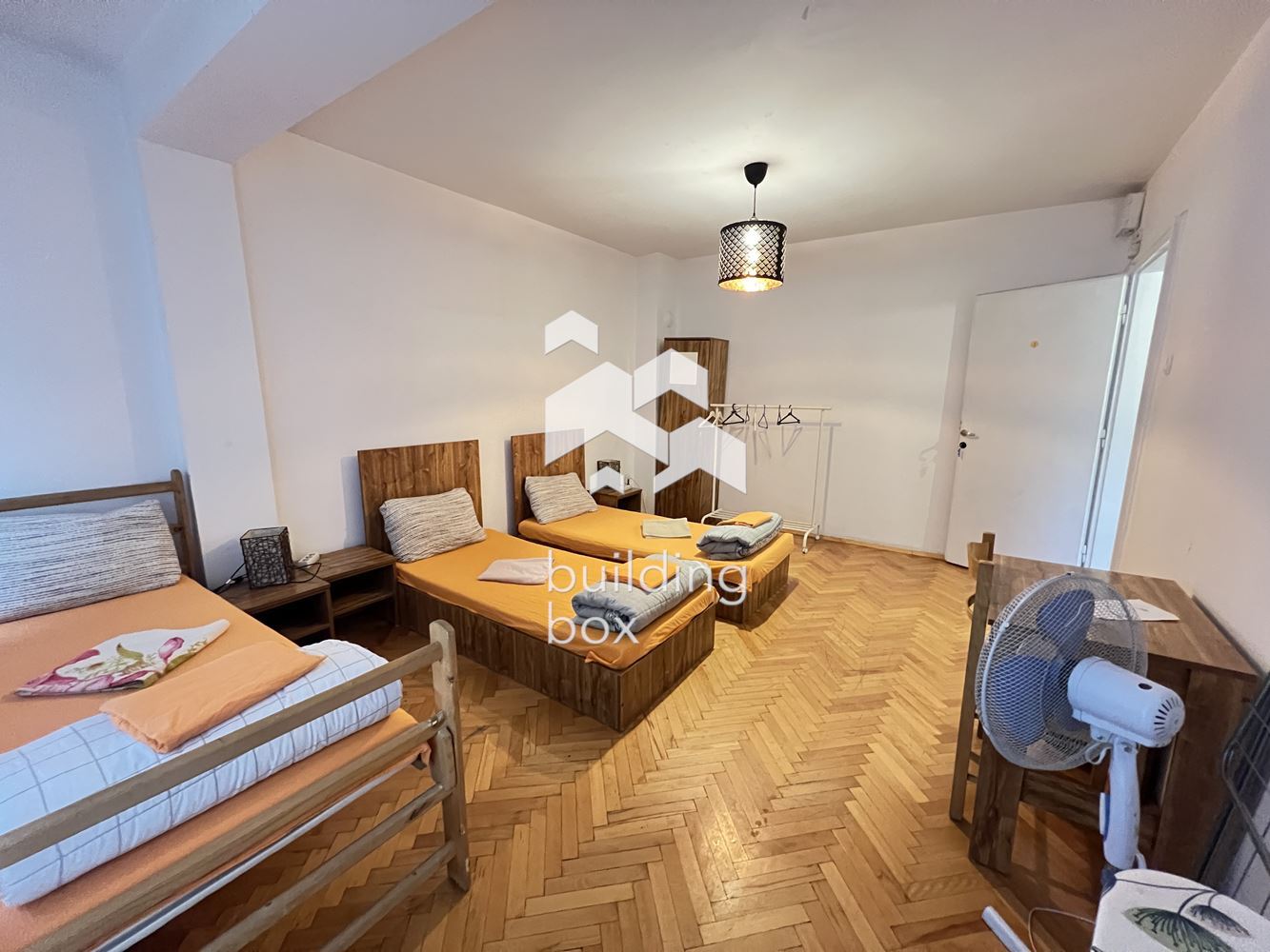 Тристаен апартамент до църквата „Св. Неделя“ - 0